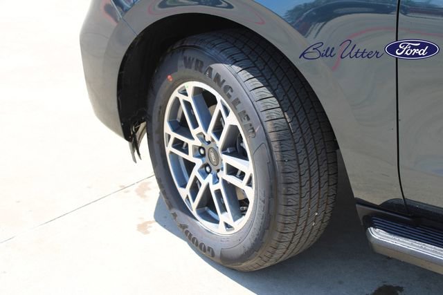 New 2026 Ford Expedition Active image 5