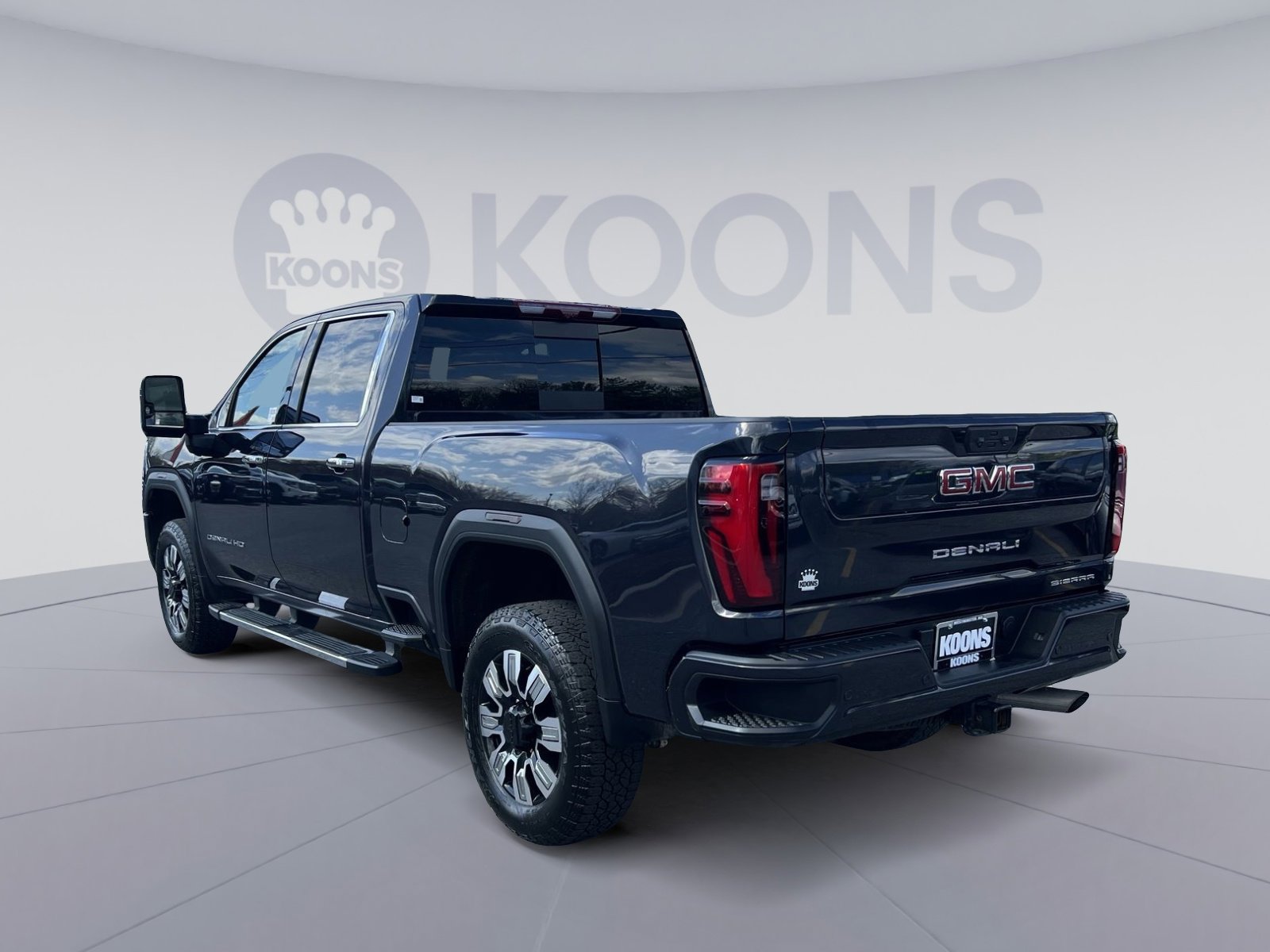 Used 2024 GMC Sierra 2500 Denali w/ Denali Reserve Package image 4