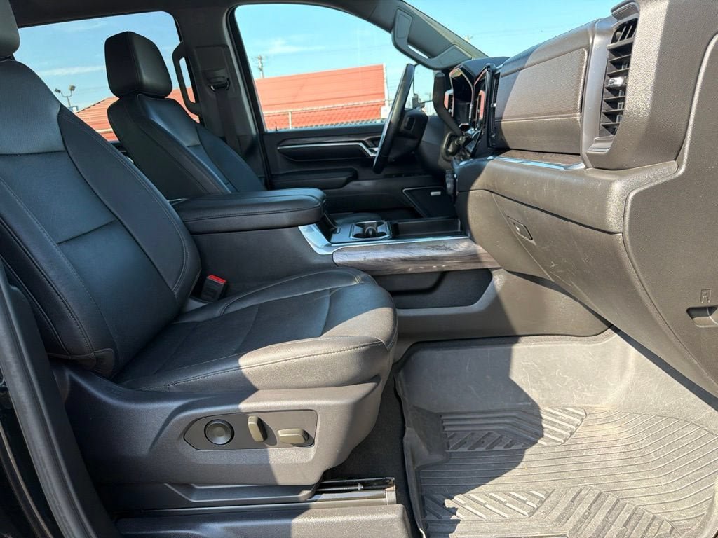 Used 2024 Chevrolet Silverado 3500 LTZ w/ LTZ Plus Package AWD/4WD image 23