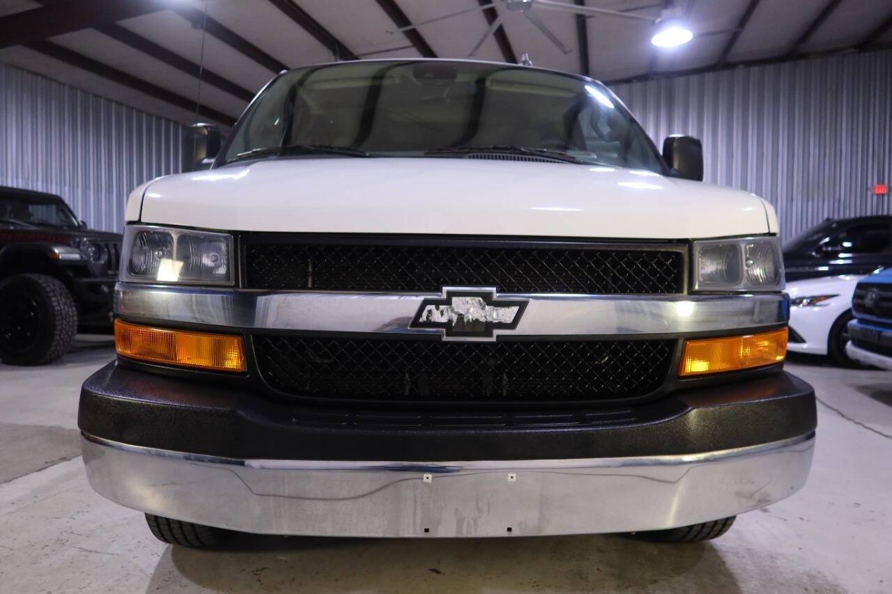 Used 2019 Chevrolet Express 3500 LT w/ LT Preferred Equipment Group RWD image 8