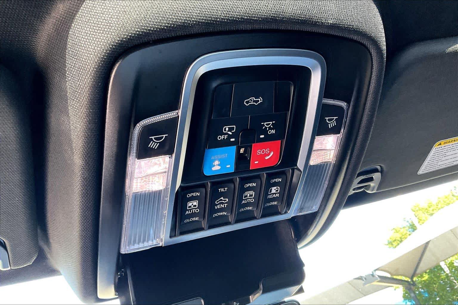 Used 2025 RAM 1500 Laramie w/ Night Edition AWD/4WD image 32