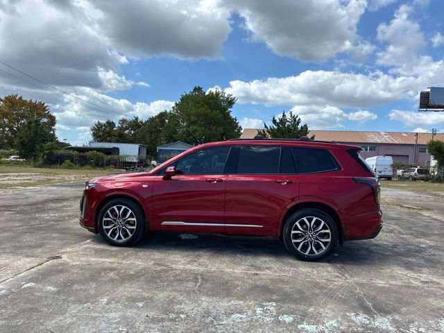 Used 2023 Cadillac XT6 Sport w/ Technology Package AWD/4WD image 6