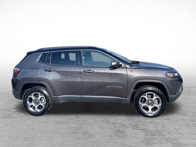 Used 2022 Jeep Compass Trailhawk w/ Trailhawk Convenience Group AWD/4WD image 4