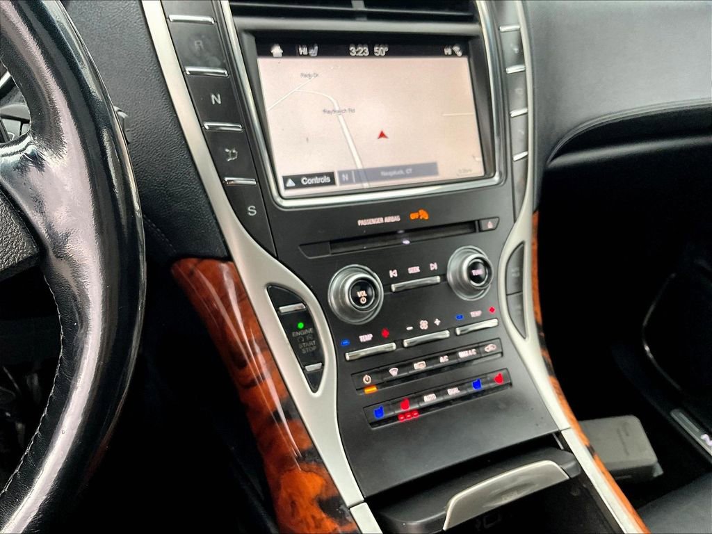 Used 2018 Lincoln MKX Reserve w/ Driver Assistance Package image 28