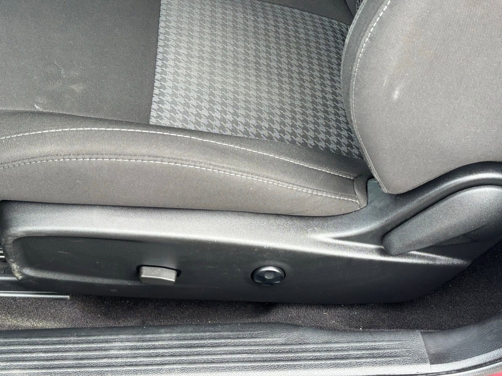 Used 2021 Dodge Challenger GT image 17