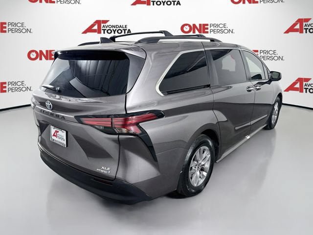 Certified 2022 Toyota Sienna XLE FWD image 8