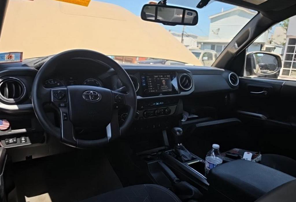 Used 2016 Toyota Tacoma TRD Sport w/ Premium & Technology Package AWD/4WD image 5