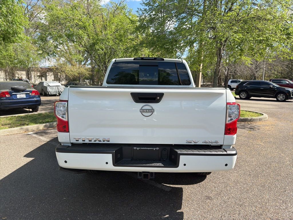Used 2024 Nissan Titan SV w/ Accessory Utility Package image 5