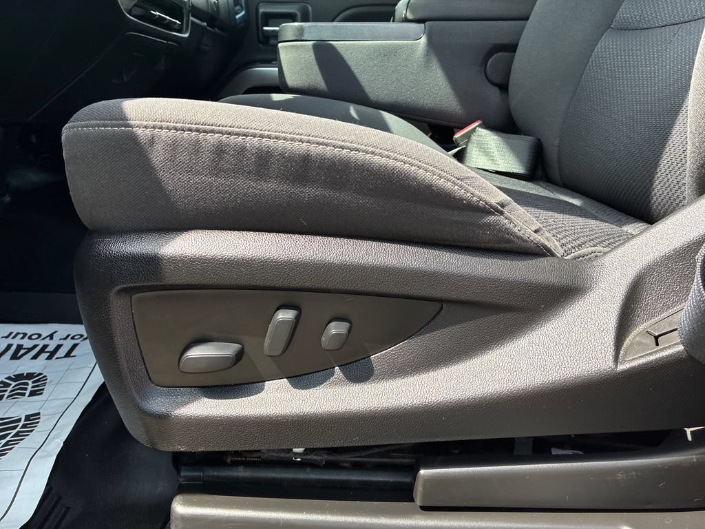Used 2019 Chevrolet Silverado 1500 LT w/ All Star Edition AWD/4WD image 11