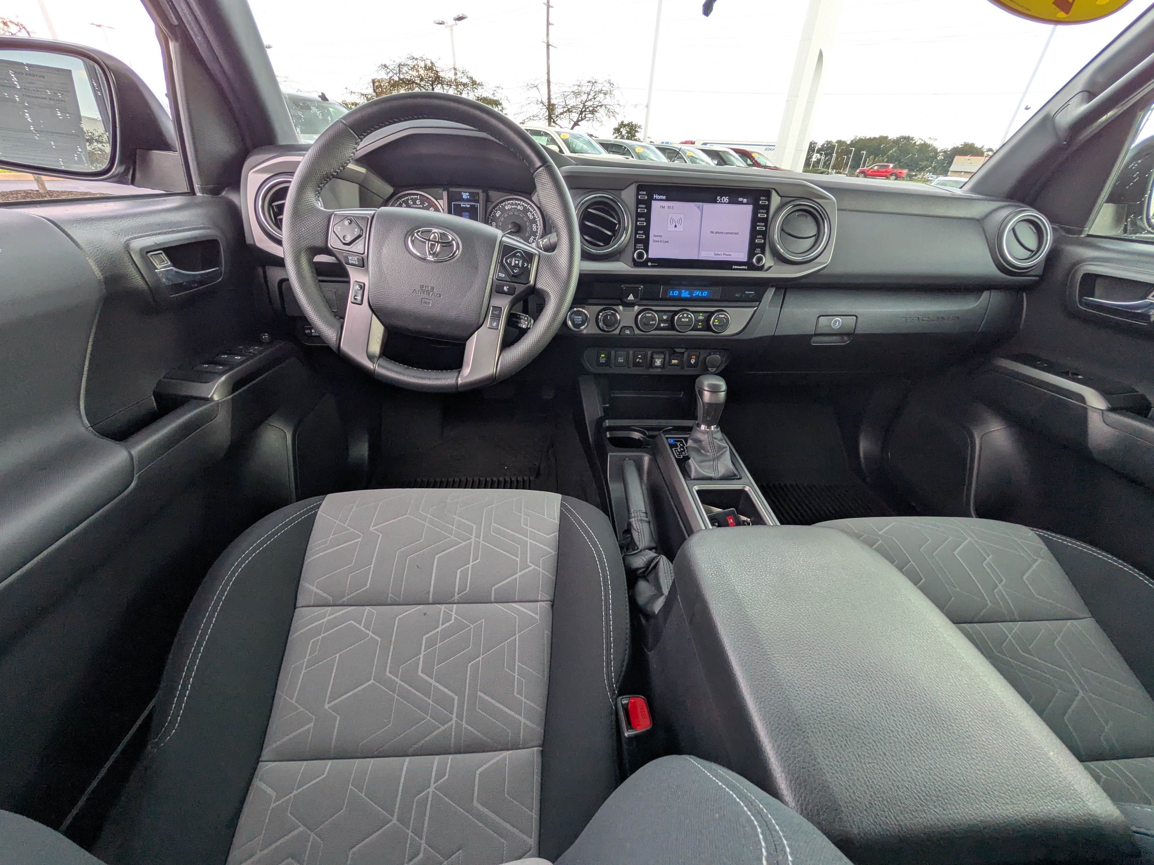 Certified 2022 Toyota Tacoma TRD Off-Road w/ Technology Package AWD/4WD image 14