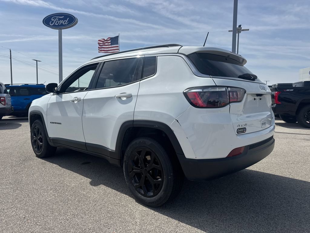Used 2024 Jeep Compass Latitude AWD/4WD image 8