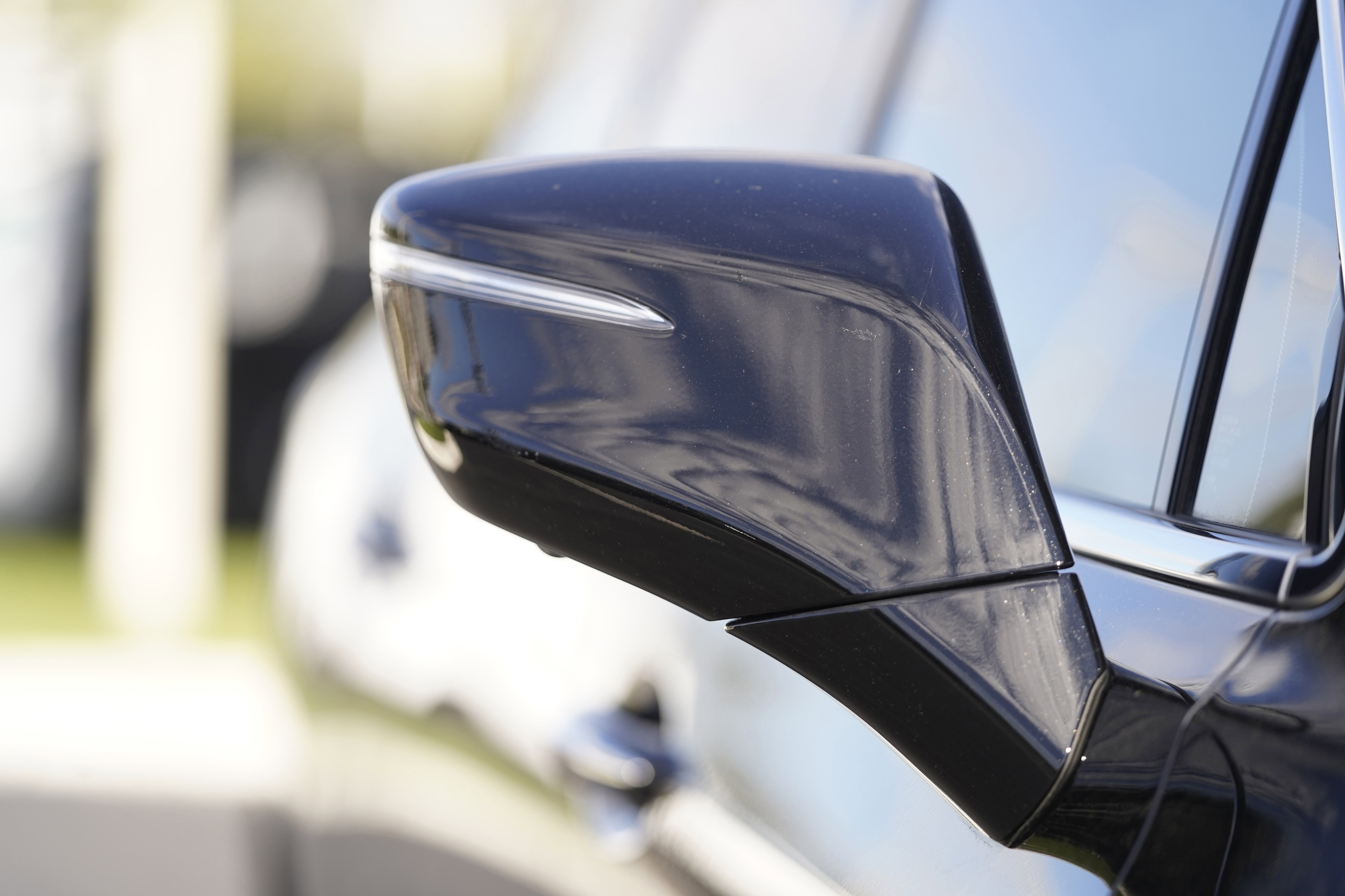 Used 2024 Buick Enclave Avenir w/ Avenir Technology Package image 42