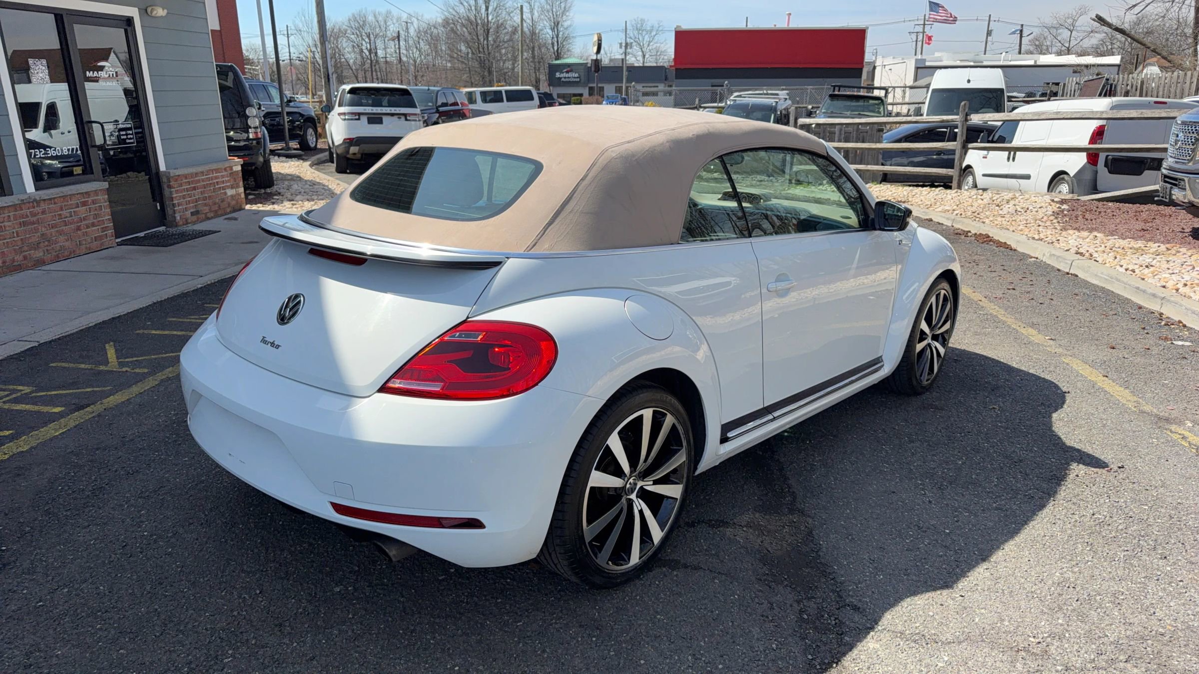 Used 2015 Volkswagen Beetle R-Line image 5