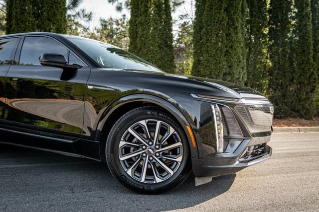 Used 2024 Cadillac Lyriq Tech image 7