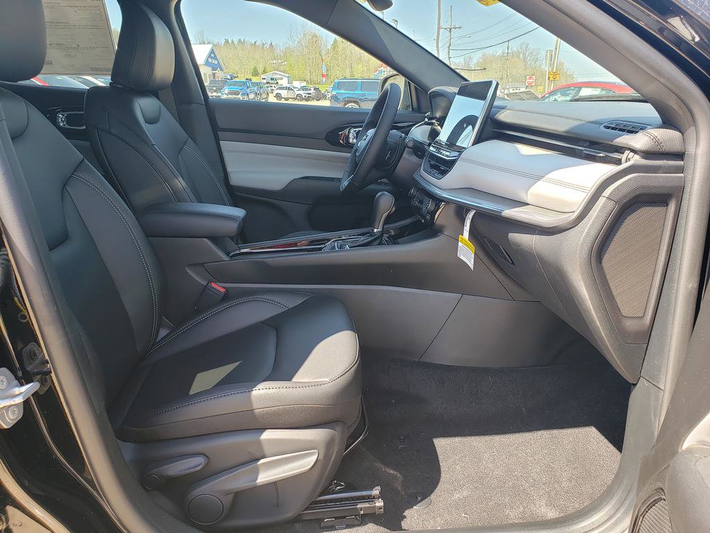 New 2026 Jeep Compass Limited AWD/4WD image 17