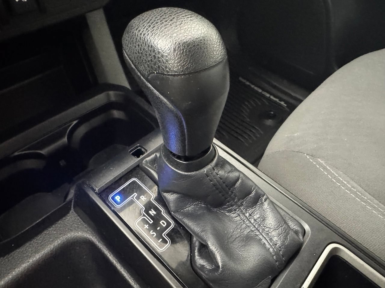 Used 2020 Toyota Tacoma SR w/ SR Convenience Package RWD image 24
