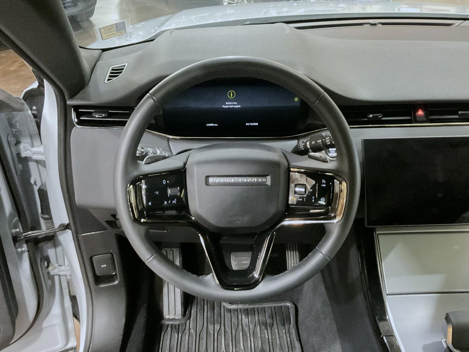 Used 2025 Land Rover Range Rover Evoque S image 11