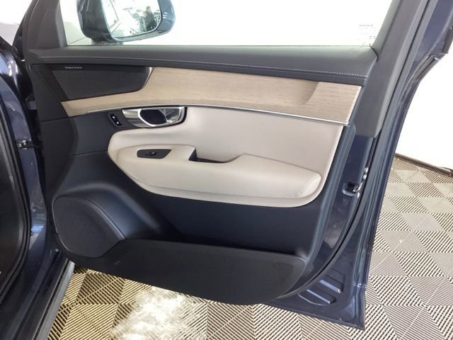New 2026 Volvo XC90 B6 Plus w/ Protection Package Premier image 21