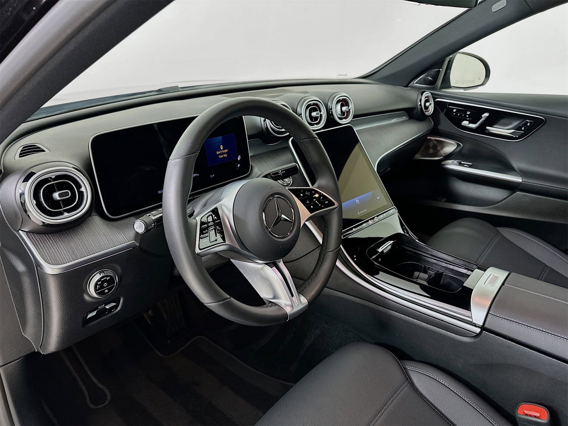 Used 2025 Mercedes-Benz C 300 4MATIC Sedan image 10