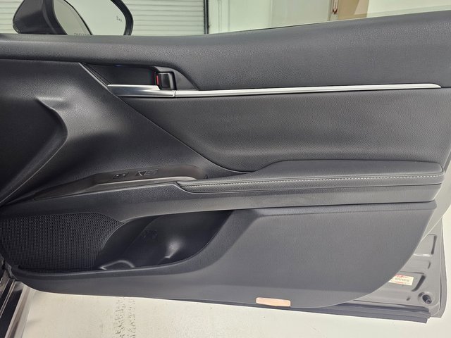 Used 2021 Toyota Camry XSE image 37