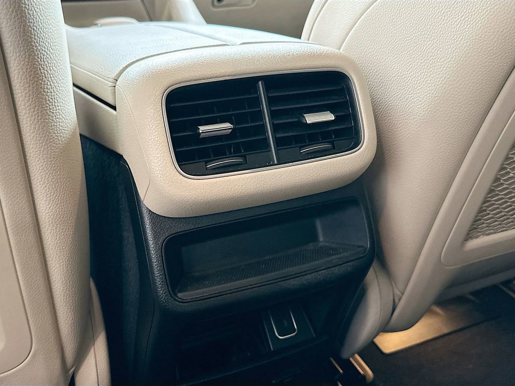 Used 2021 Mercedes-Benz GLE 350 w/ AMG Line Exterior image 27