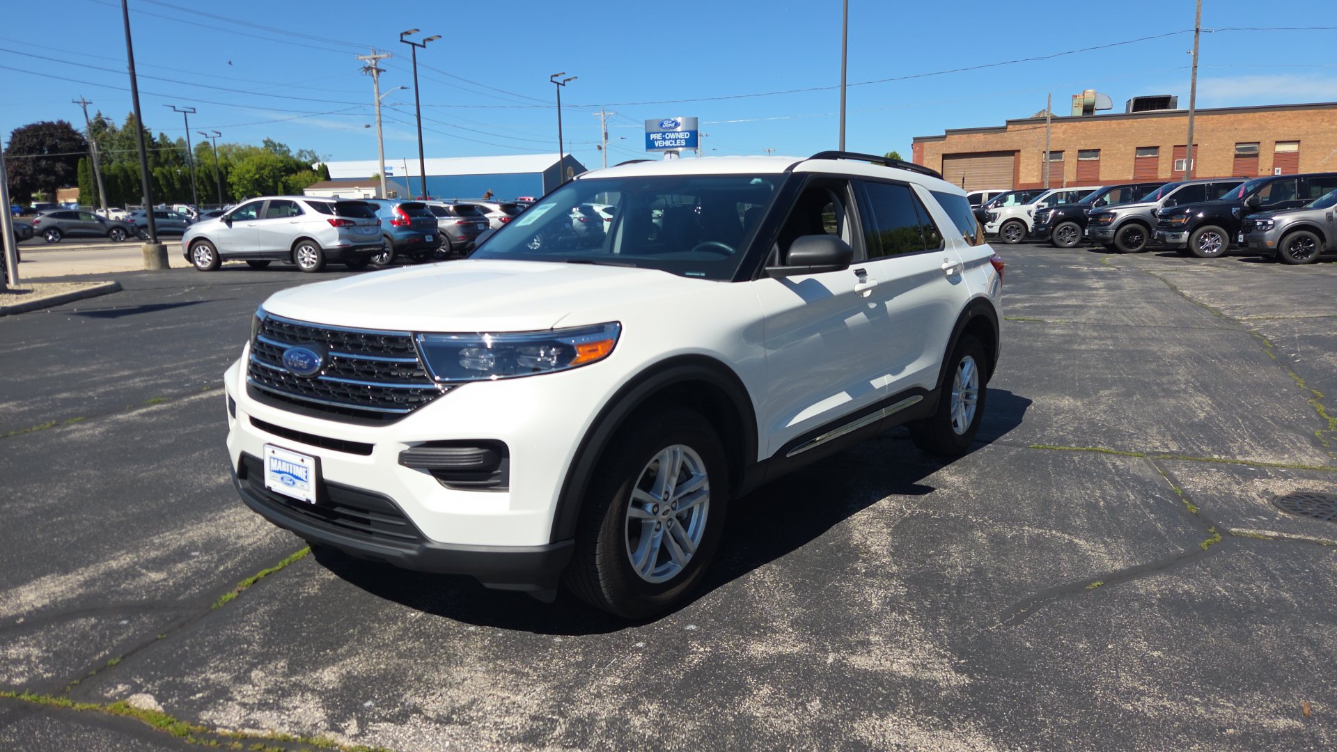 Used 2025 Ford Explorer ST AWD/4WD image 4