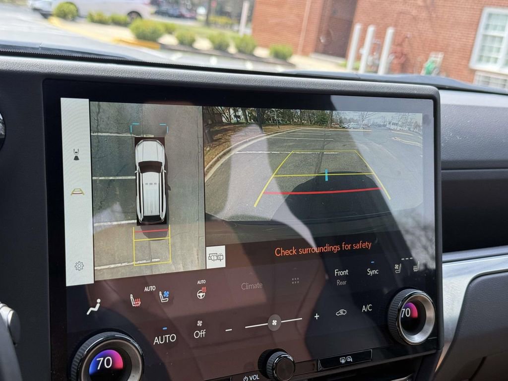 Used 2025 Lexus GX 550 Premium+ w/ Accessory Package (2T) image 11