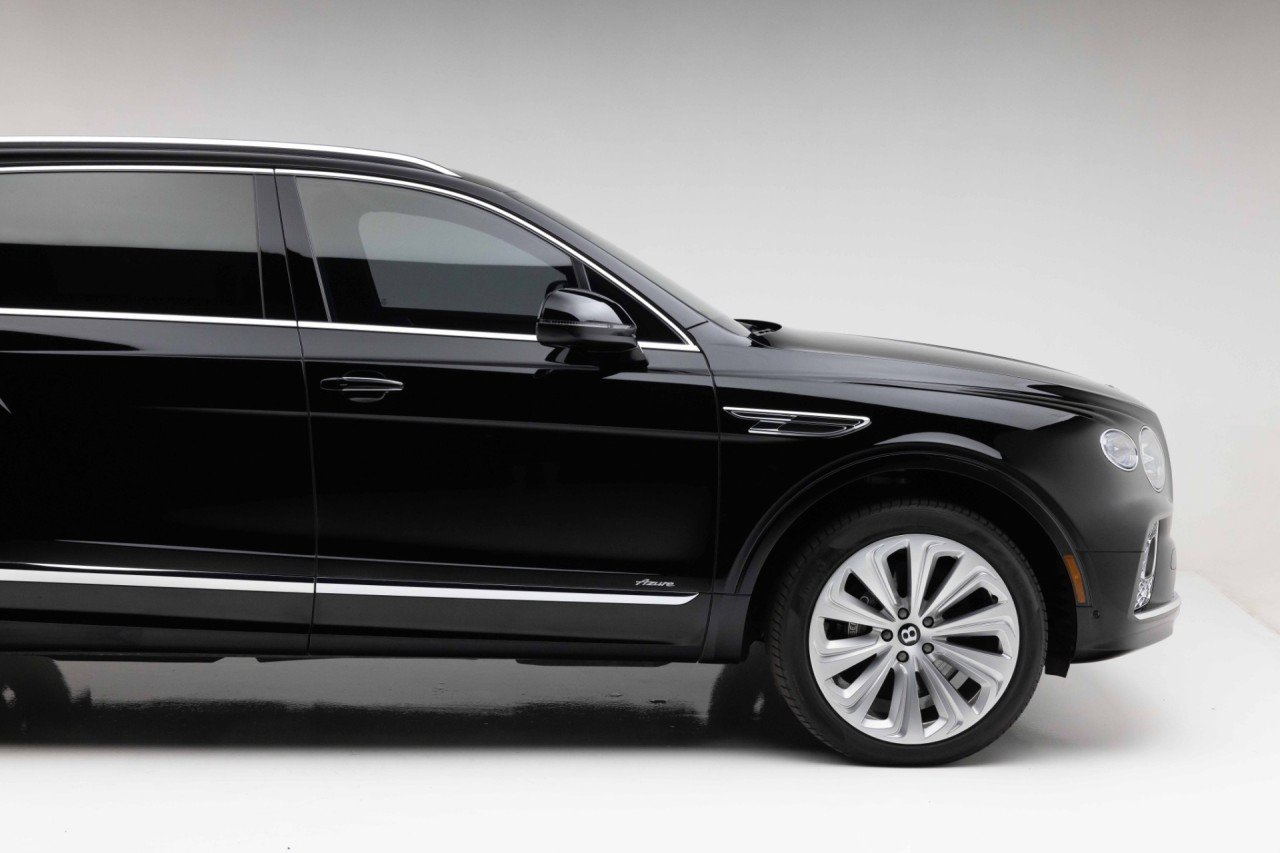 Used 2023 Bentley Bentayga Extended Wheelbase AWD/4WD image 27
