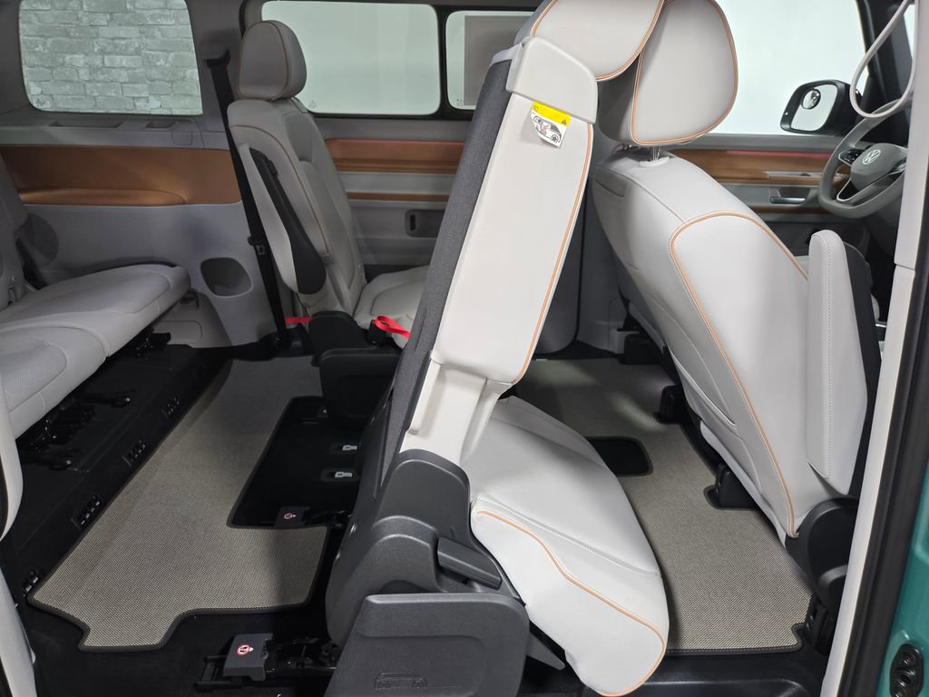 Used 2025 Volkswagen ID. Buzz Pro S Plus AWD/4WD image 56