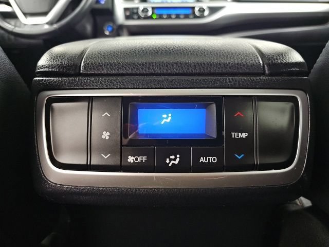 Used 2016 Toyota Highlander XLE AWD/4WD image 31
