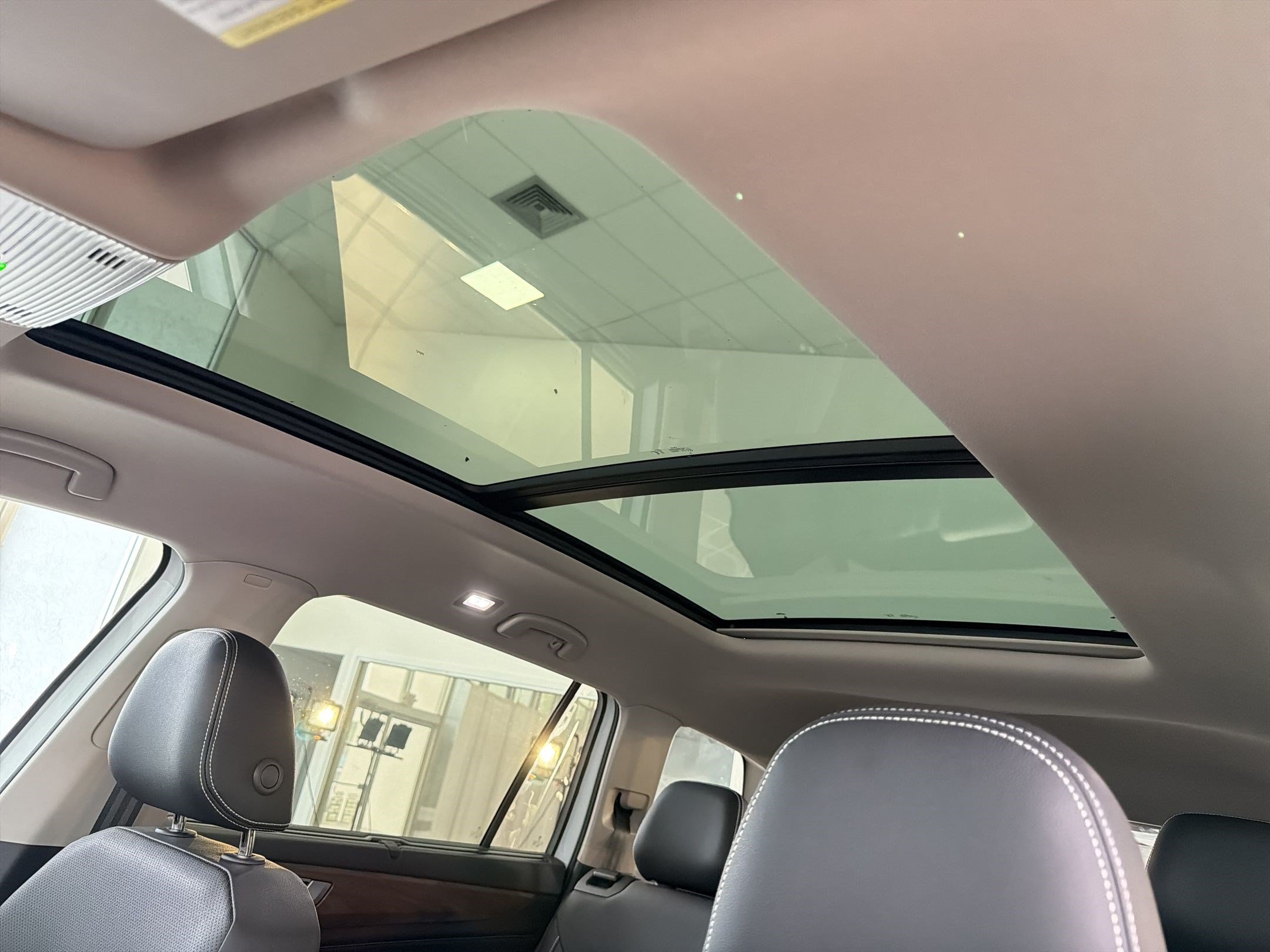 New 2026 Volkswagen Atlas SE FWD image 16