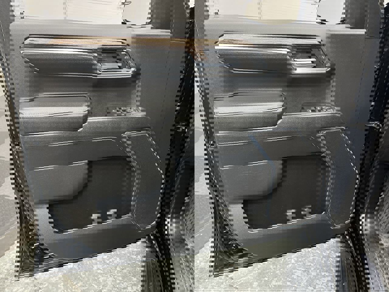 Used 2024 GMC Sierra 1500 Elevation image 8