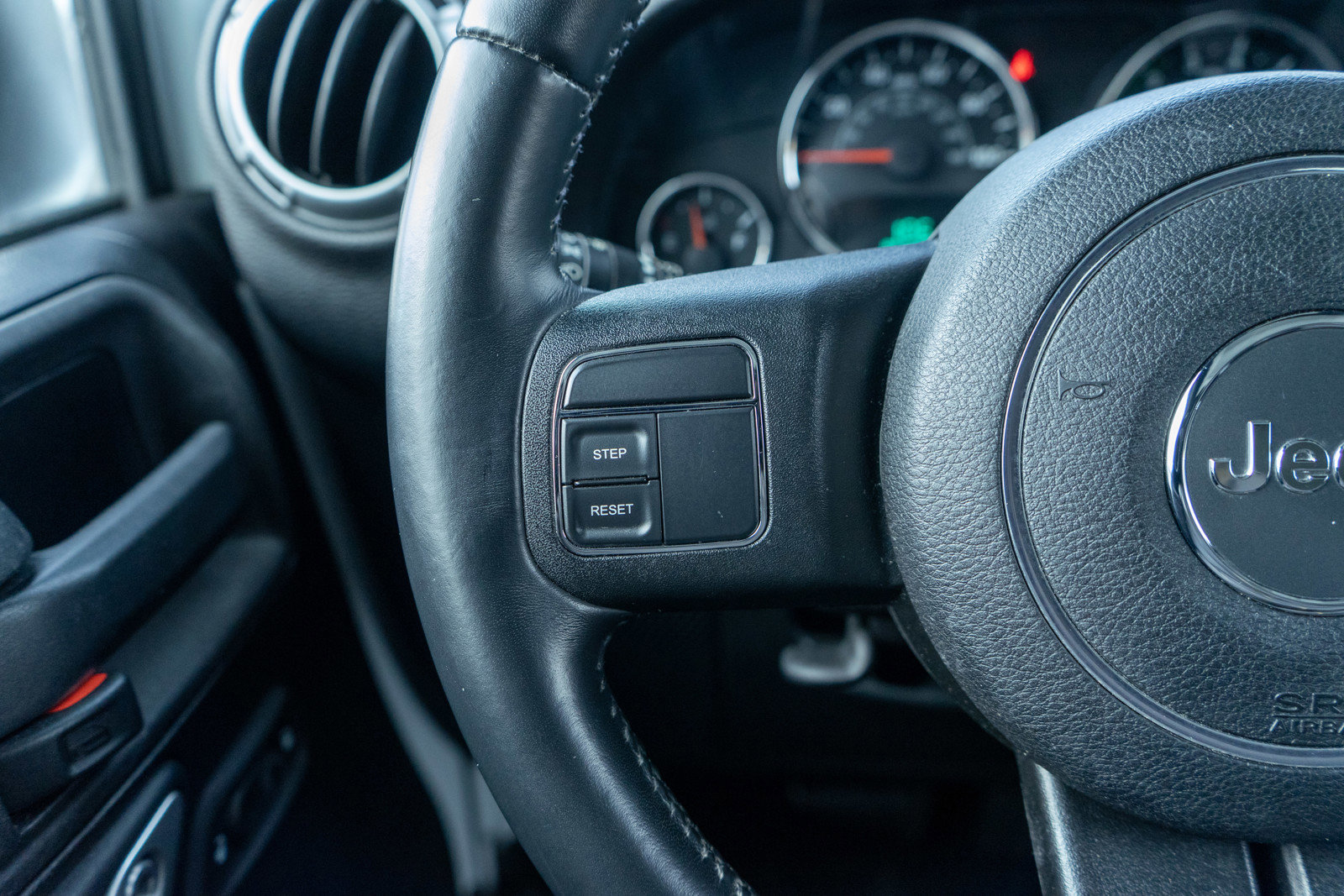 Used 2015 Jeep Wrangler Sahara image 19