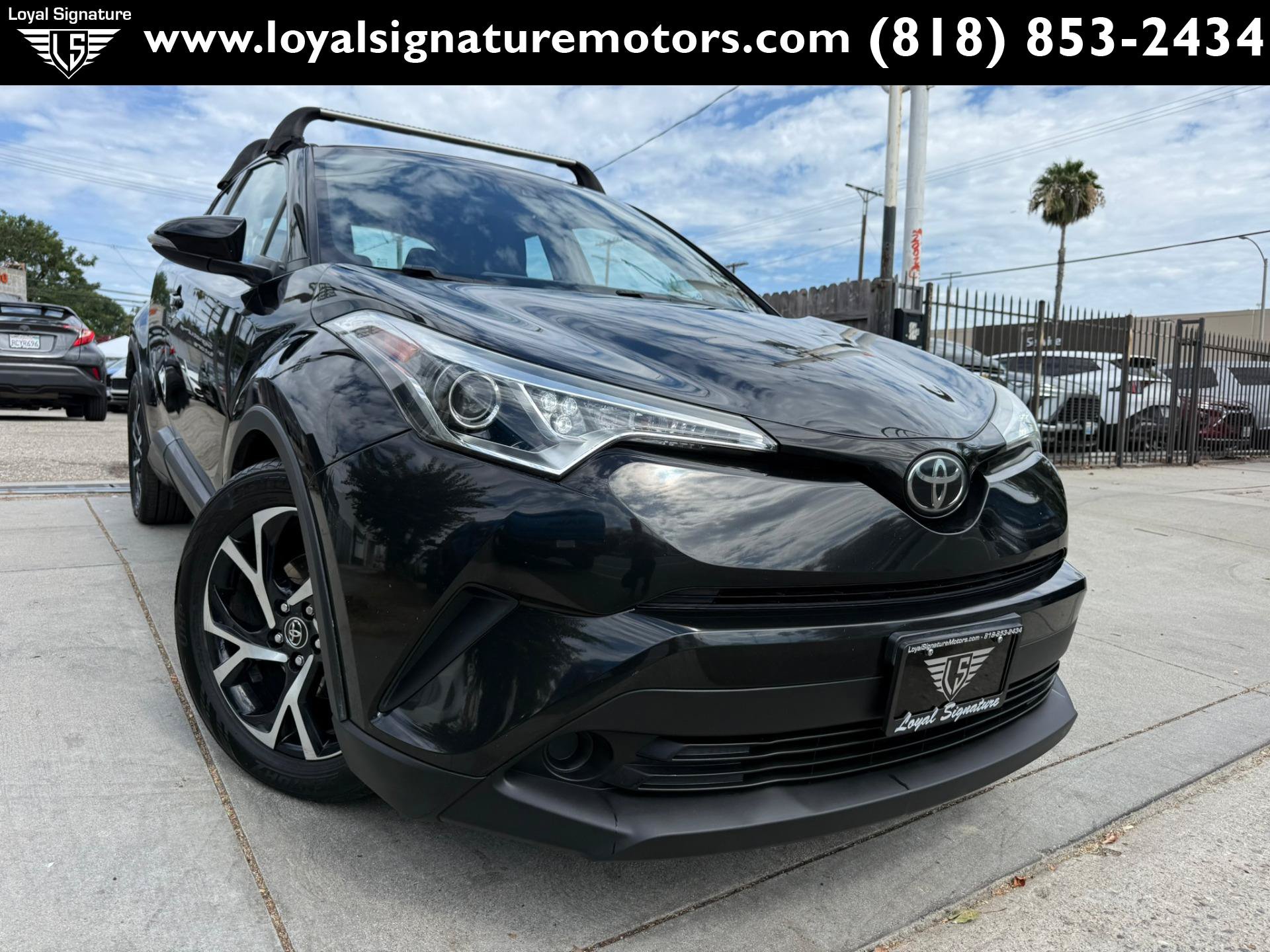 Used 2018 Toyota C-HR XLE FWD image 1
