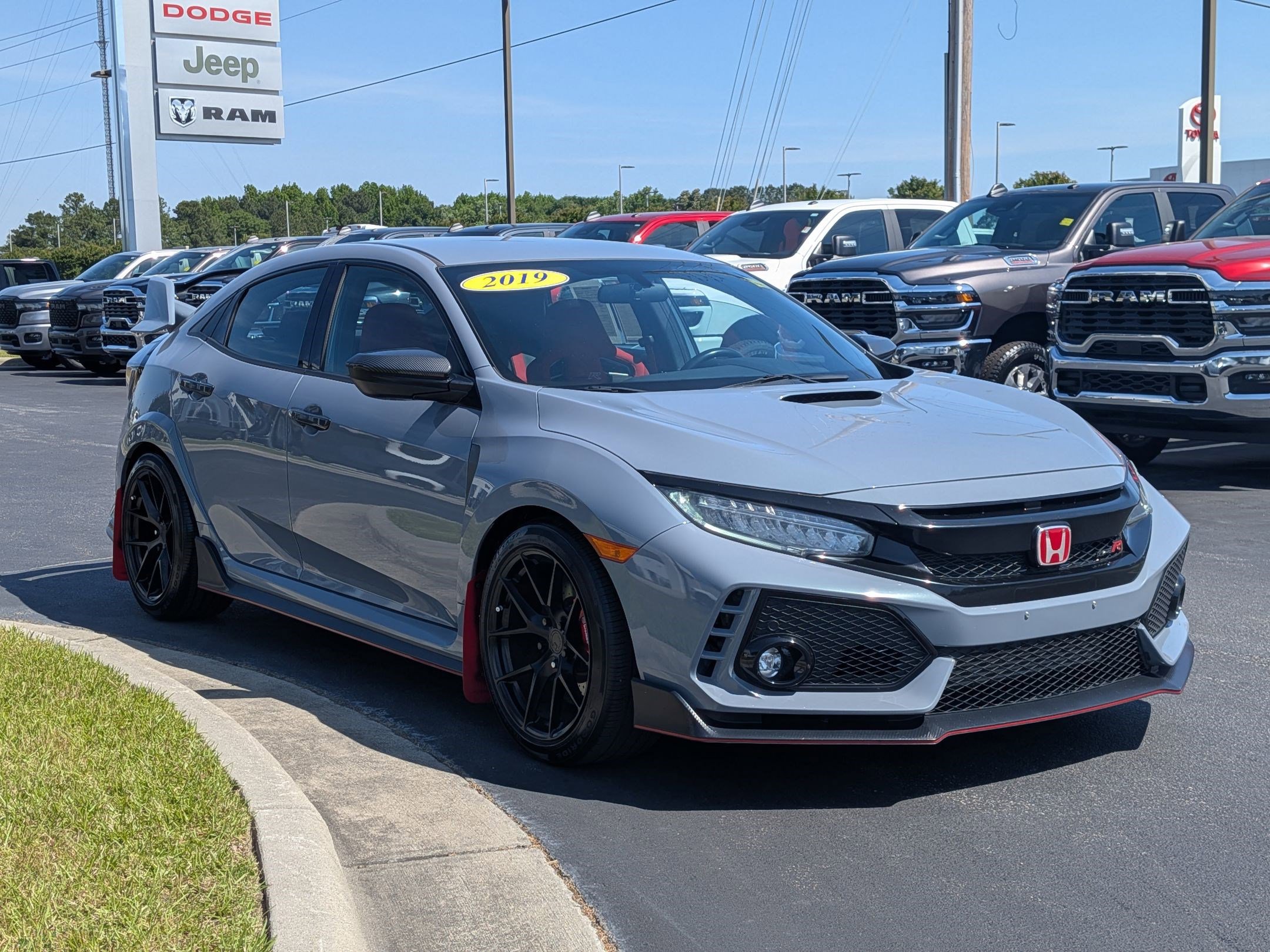 Used 2019 Honda Civic Type R image 3