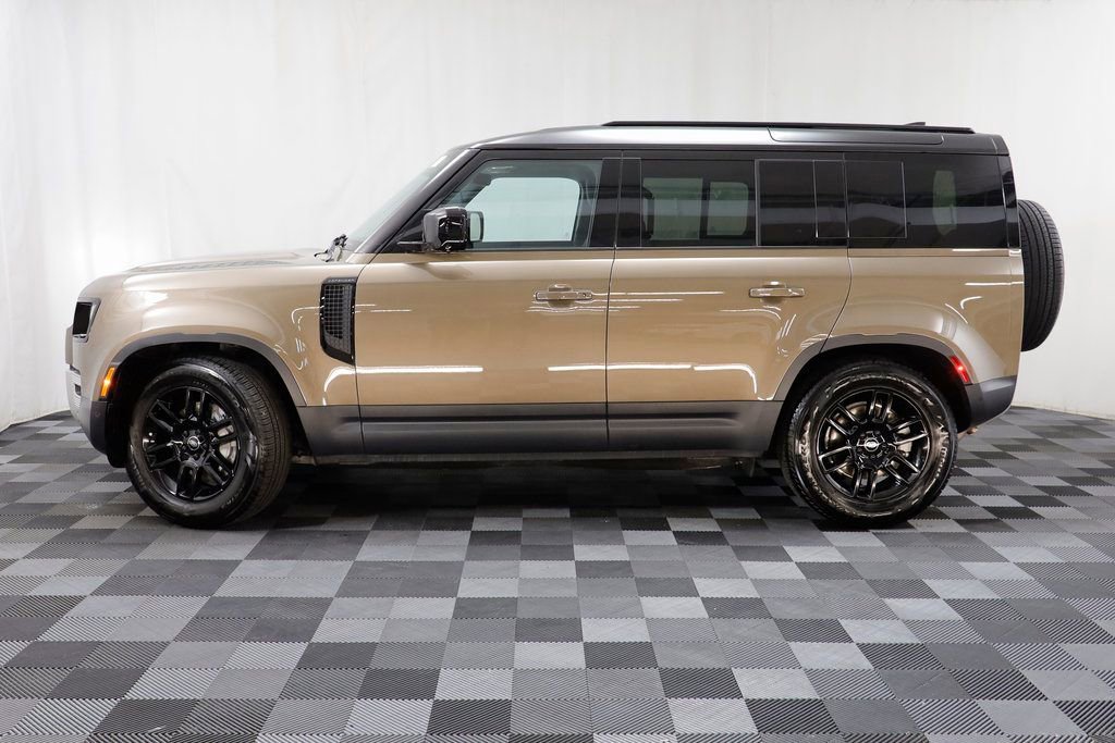 Used 2025 Land Rover Defender 110 S image 4