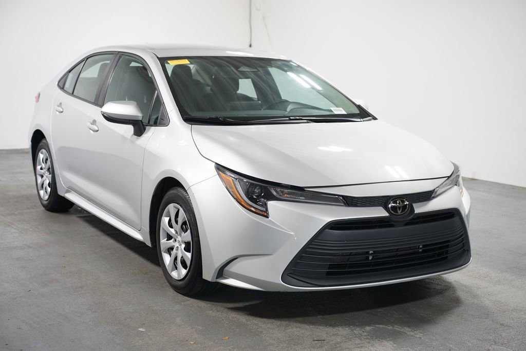 Certified 2023 Toyota Corolla LE image 3