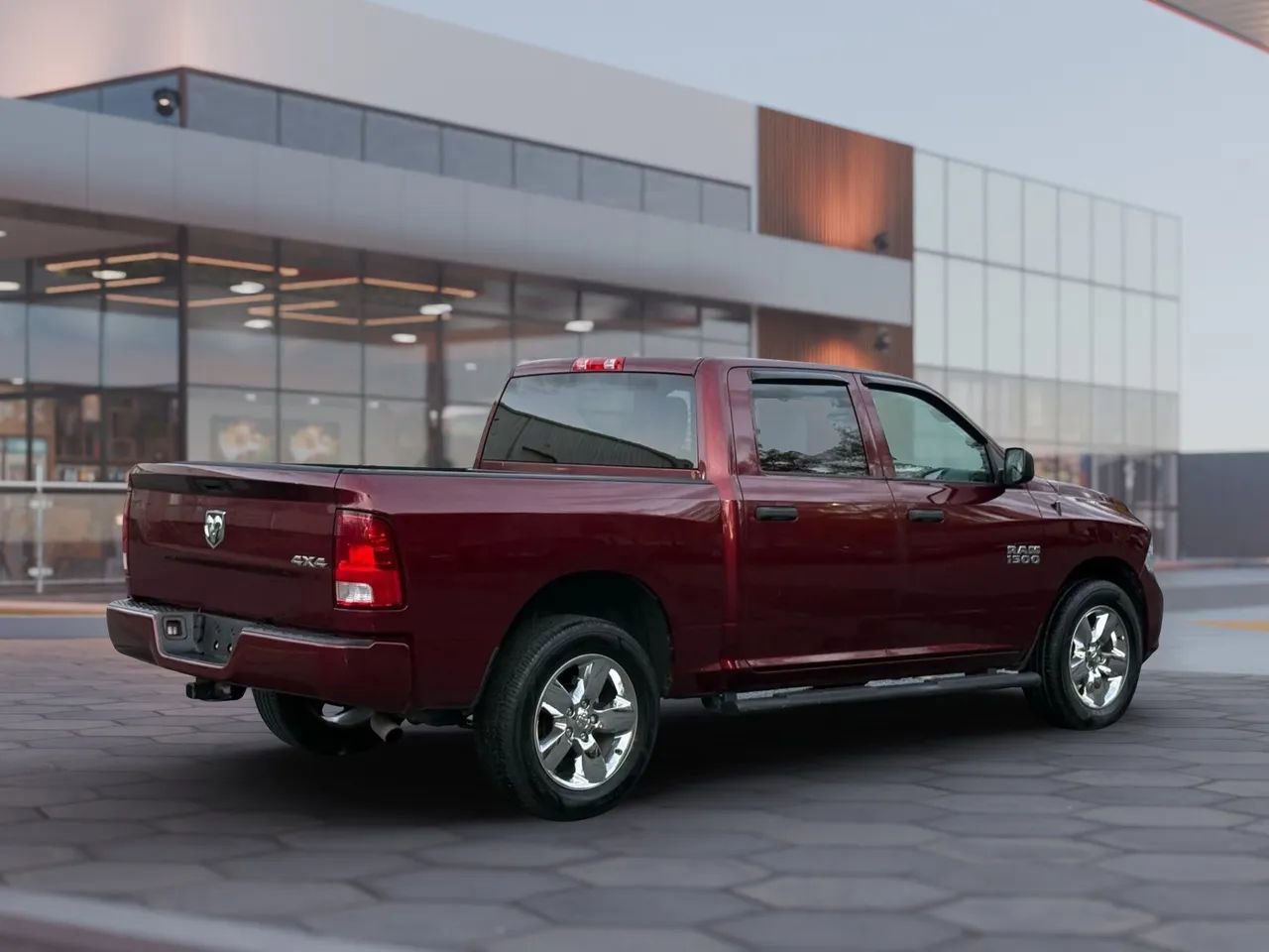 Used 2017 RAM 1500 Express AWD/4WD image 11