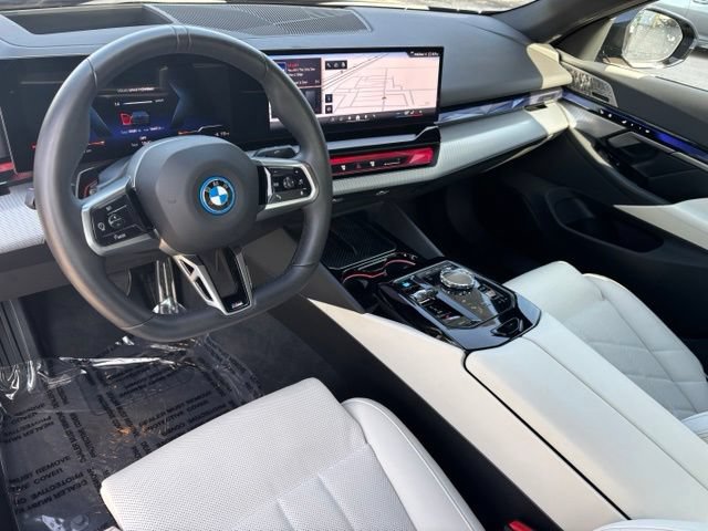 Used 2026 BMW i5 eDrive40 w/ Executive Package AWD/4WD image 18