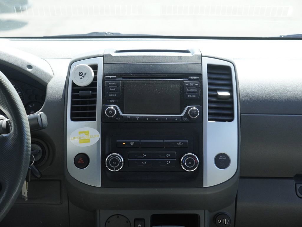 Used 2017 Nissan Frontier SV image 21