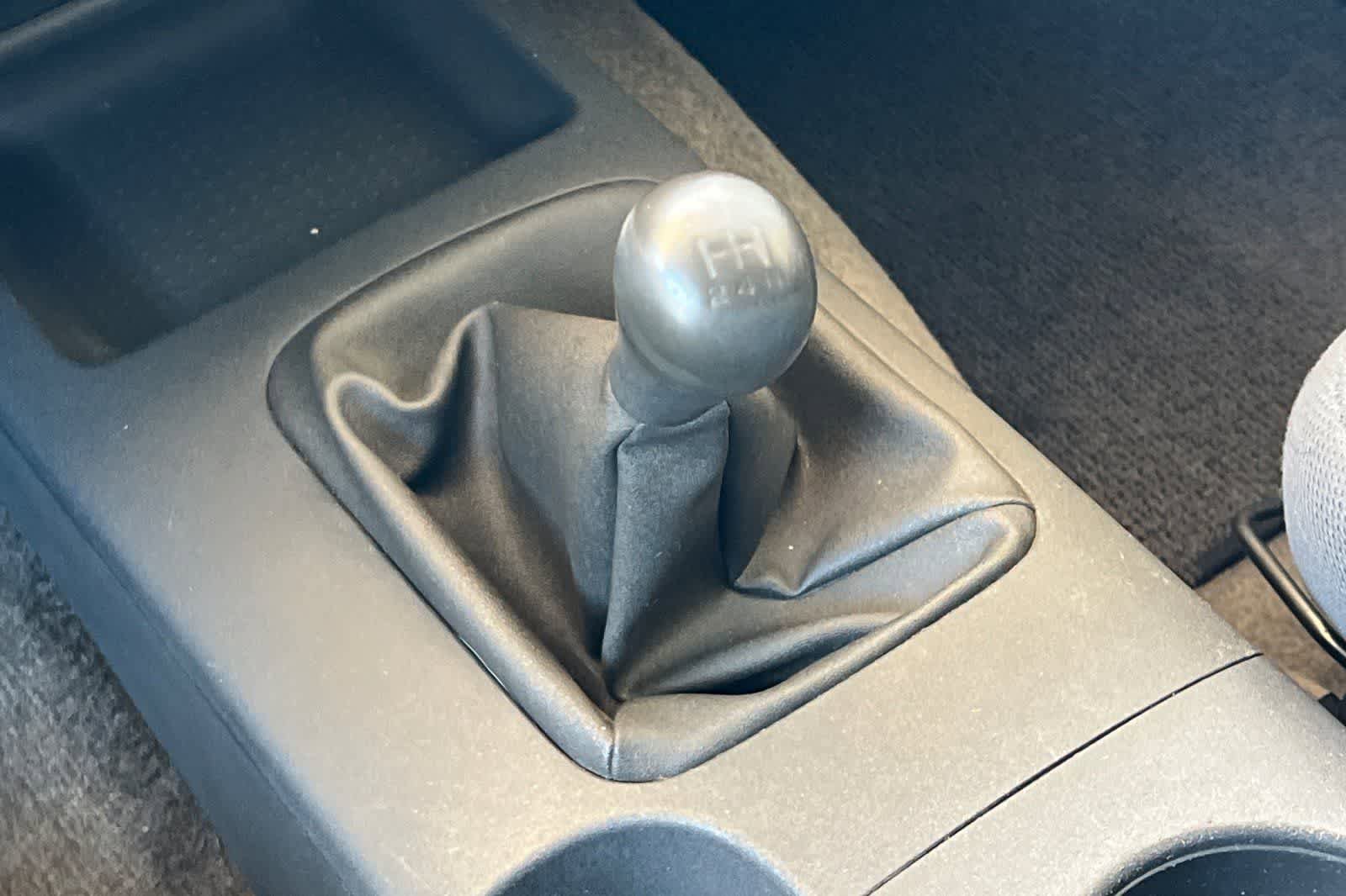 Used 2005 Nissan Frontier XE w/ (U01) Preferred Pkg RWD image 21