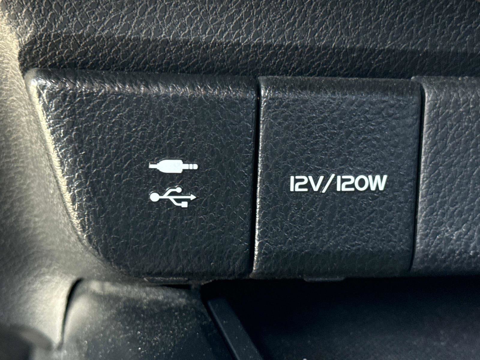 Used 2019 Toyota Camry SE image 24