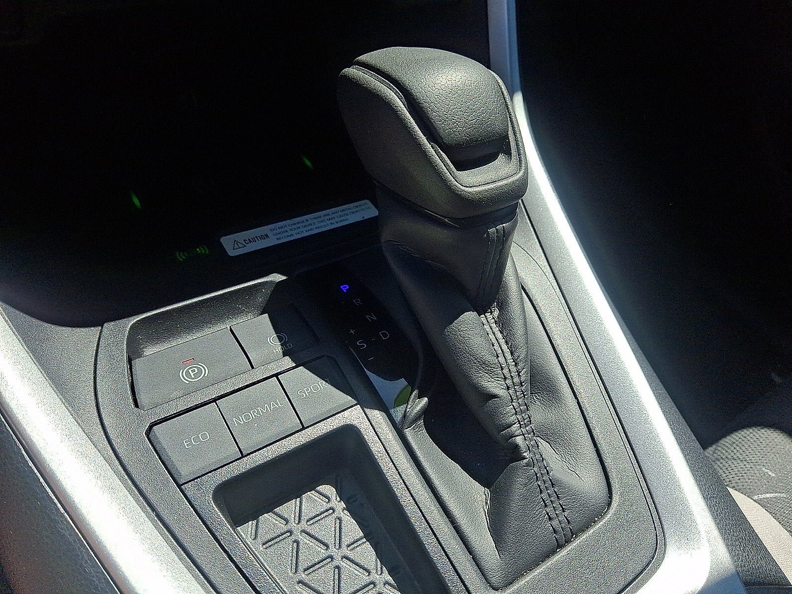 Used 2024 Toyota RAV4 XLE w/ Convenience Package FWD image 15