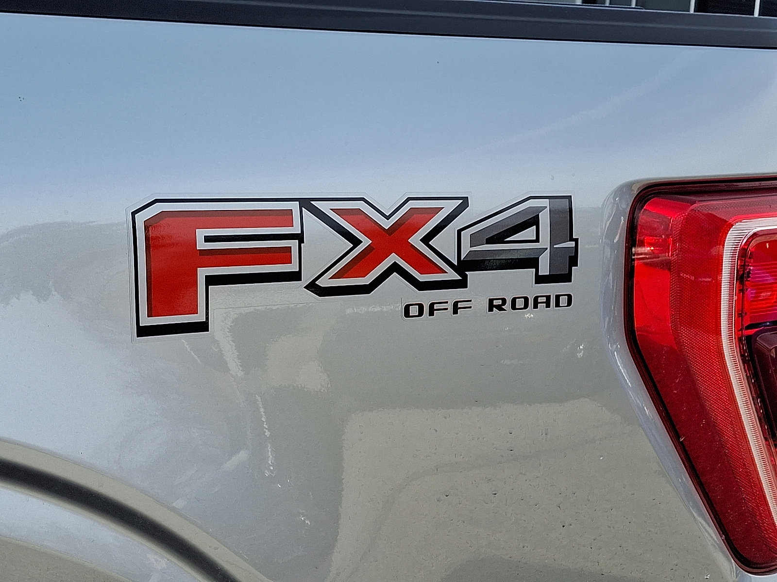 Certified 2022 Ford F150 XLT w/ Equipment Group 302A High image 33