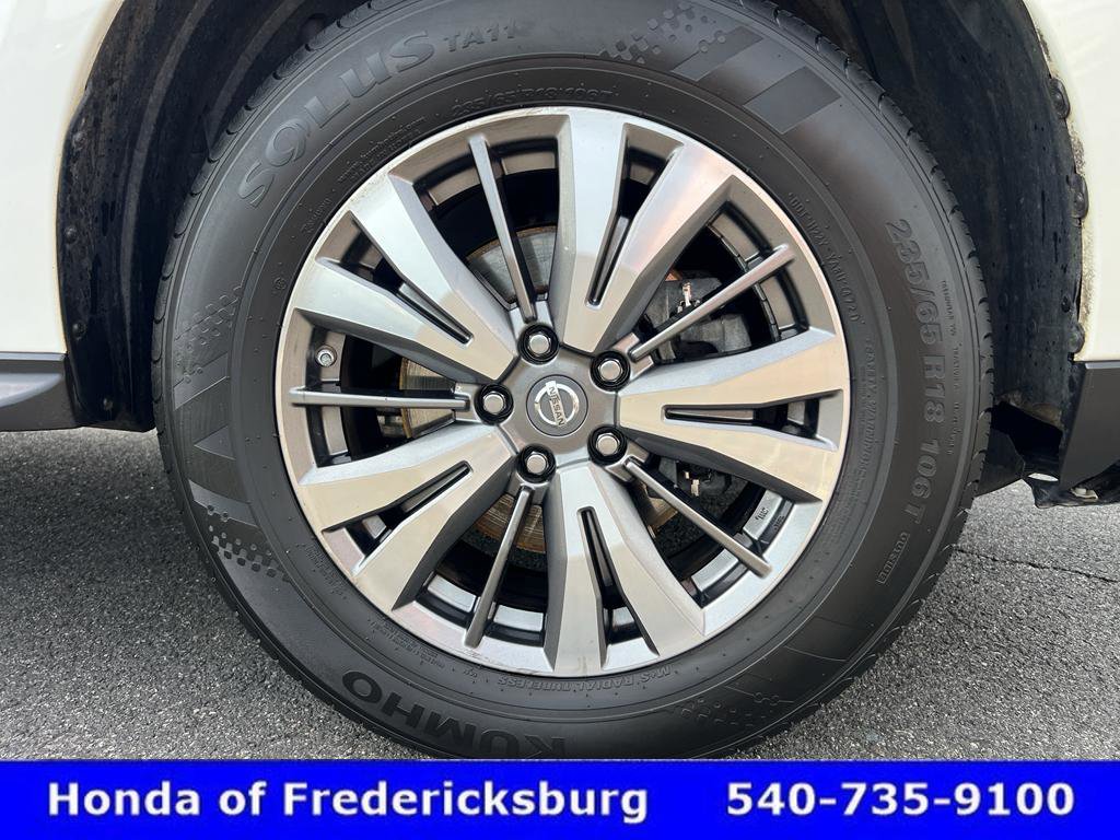 Used 2018 Nissan Pathfinder SV w/ SV All Weather Package image 10