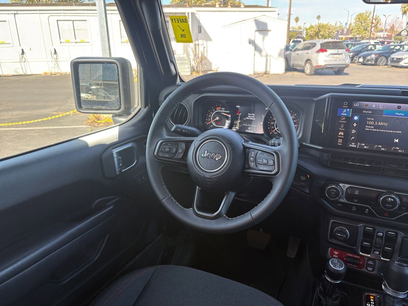 Used 2025 Jeep Wrangler Unlimited Rubicon image 33