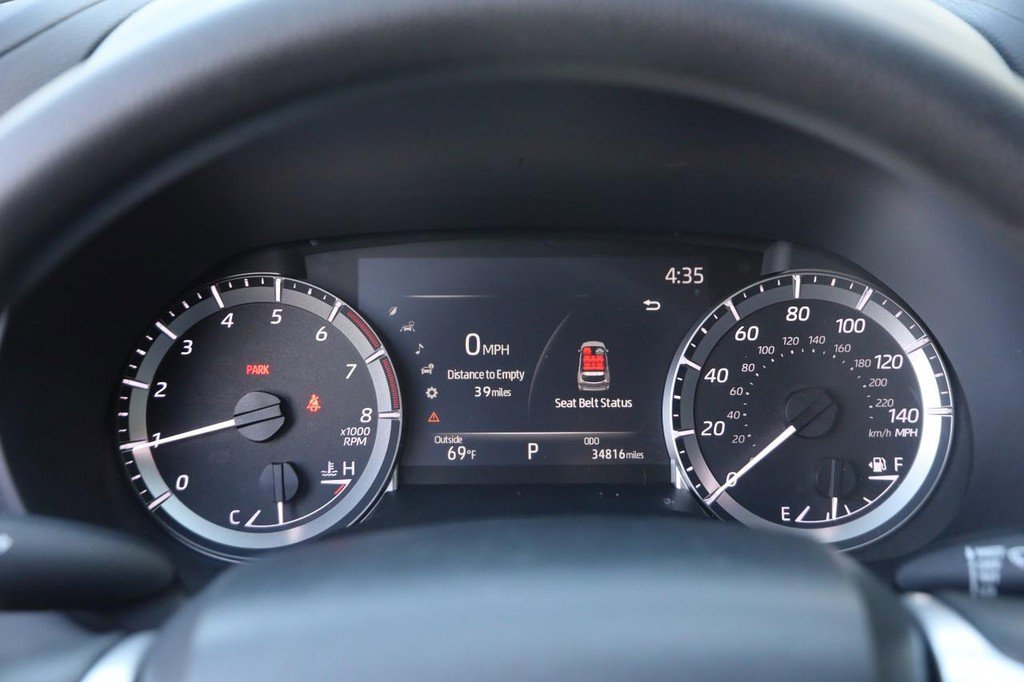 Used 2023 Toyota Highlander L AWD/4WD image 13