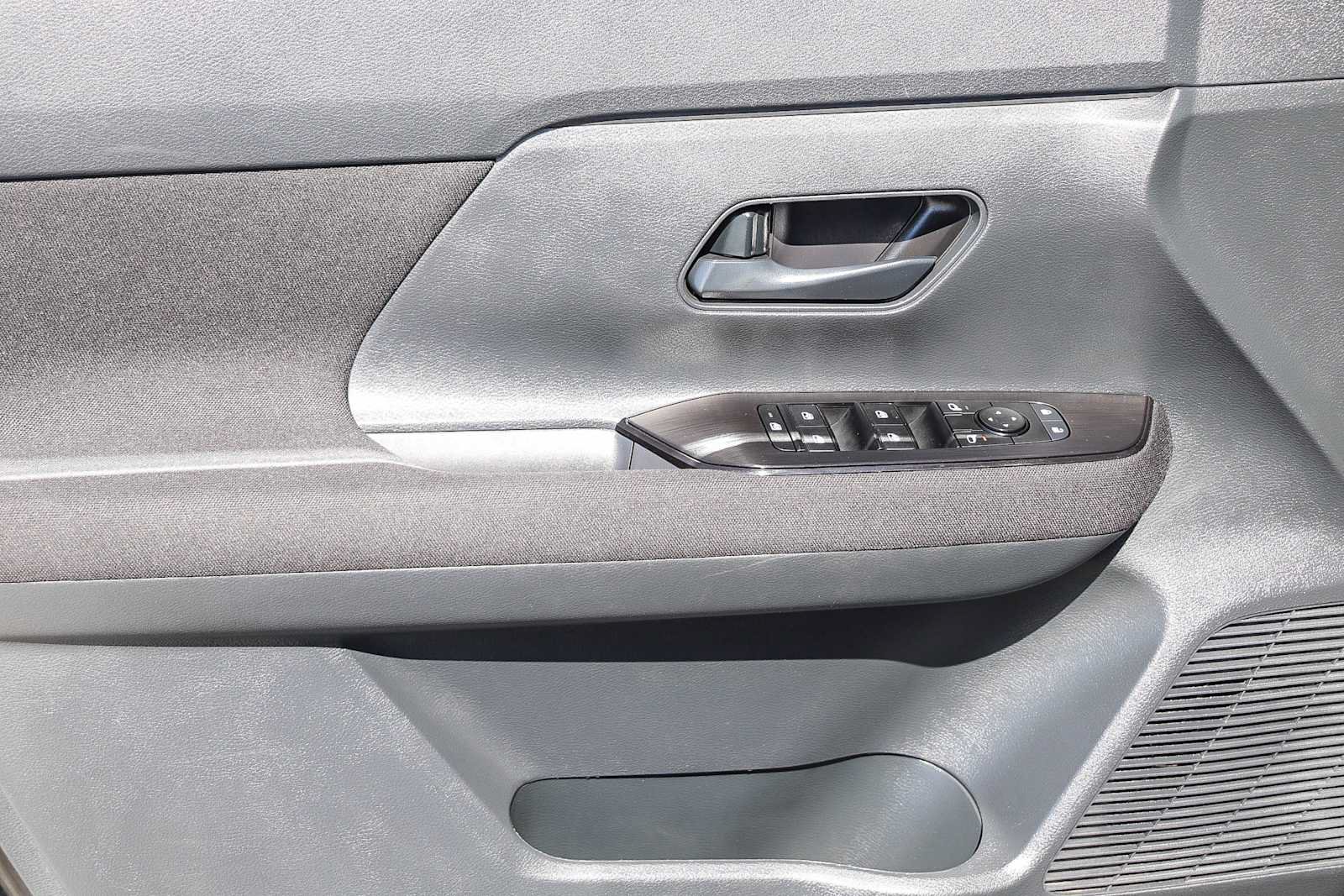 Used 2025 Nissan Kicks S FWD image 19