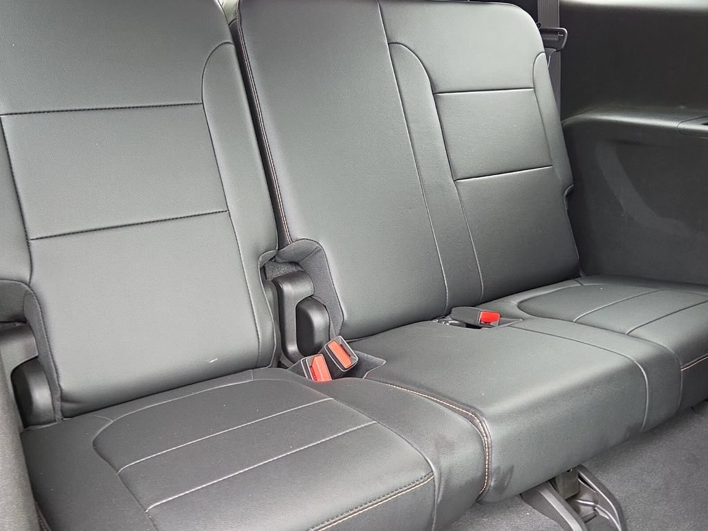 Used 2019 Chevrolet Traverse Premier w/ Driver Confidence II Package FWD image 19