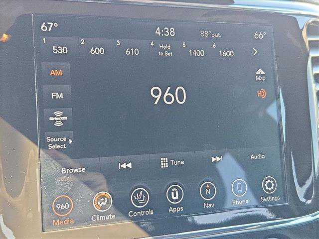 Used 2020 Jeep Grand Cherokee Overland AWD/4WD image 23